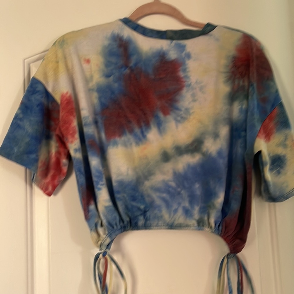 LOVE J size L blue/red  tie dye crop top with  strings